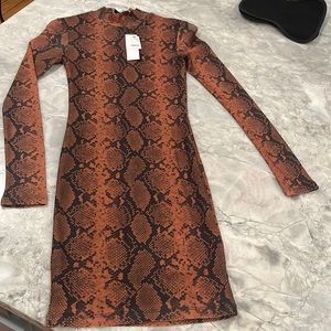 Stretch chiffon lined midi snake print dress